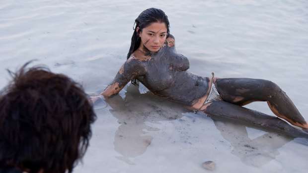 jessica-gomes-dead-sea-2010-lede.jpg